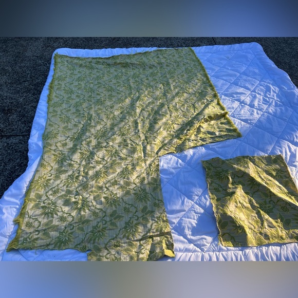 Gorgeous Silk Floral Brocade Yellow & Green Fabric - Picture 4 of 9